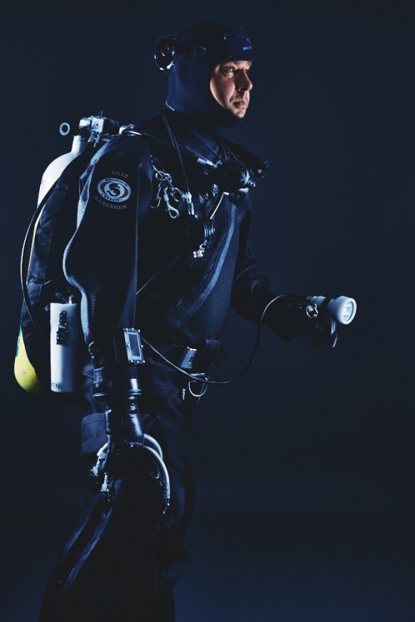 GO DOWN GO DOWN - VILLE KARVANEN0402